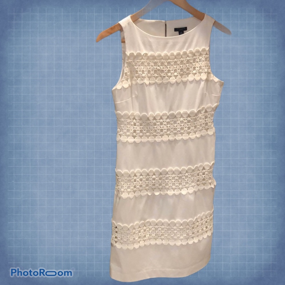 Women’s Ann Taylor cream lace dress sz 4P